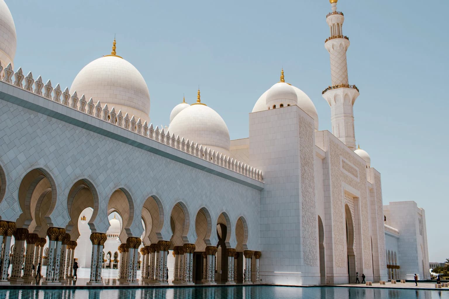 Grand mosque pool